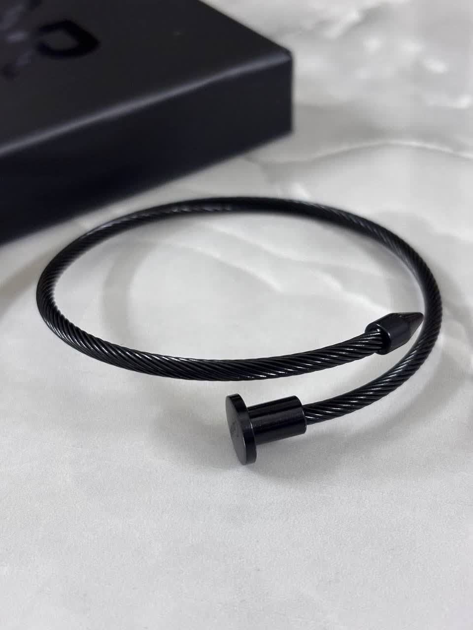 photo19564445144 دستبند . بنگل میخی - Image 1