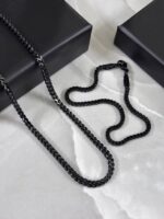 گردنبند و دستبند مکعبی